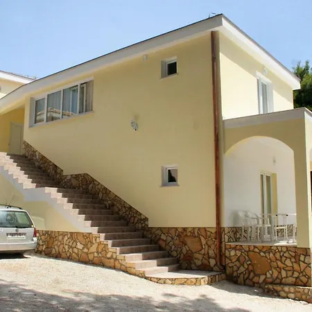 Double 3097a 게스트하우스 로고즈니차