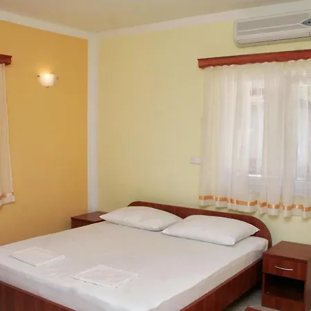 Double 3097a 3* Rogoznica (Sibenik-Knin)